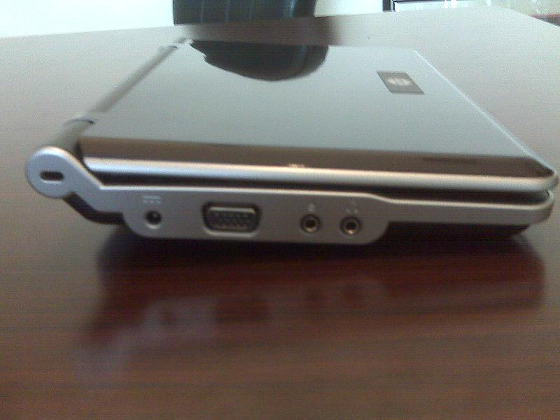 Illustration for article titled CTL IL1 Netbook $50 Cheaper Than Eee PC, Has Better Specs